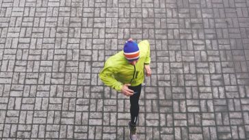 coureur solitaire ville bitume