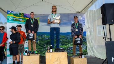 podium hommes